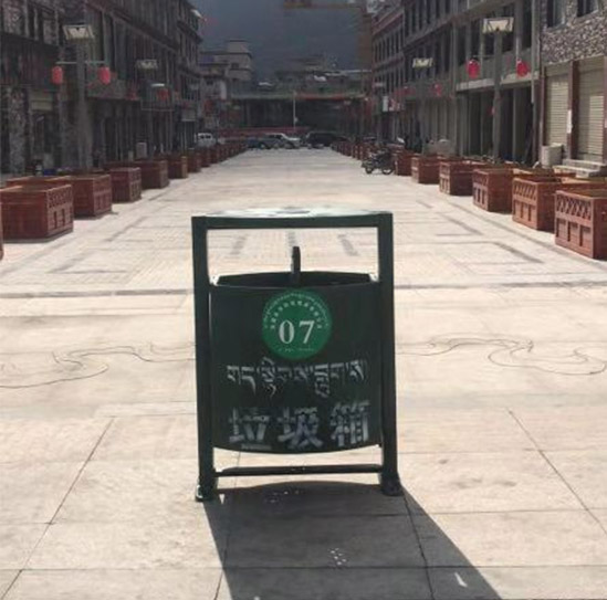日喀则市吉隆镇环卫现场图